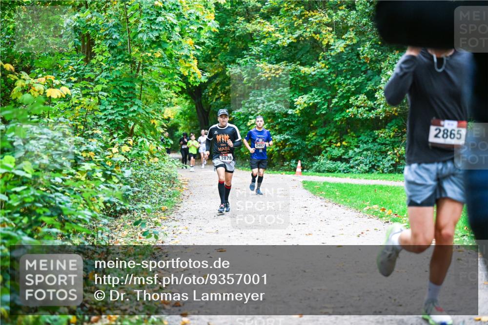 12.10.2025 - Bramfelder Halbmarathon 2025 Dr. Thomas Lammeyer http://msf.ph/oto/9357001 12.10.2025 10:59:28 Laufen 2483, 3, 2878, 2865 meine-sportfotos.de