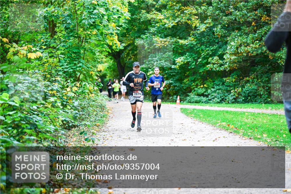 12.10.2025 - Bramfelder Halbmarathon 2025 Dr. Thomas Lammeyer http://msf.ph/oto/9357004 12.10.2025 10:59:28 Laufen 3, 2878, 2483 meine-sportfotos.de