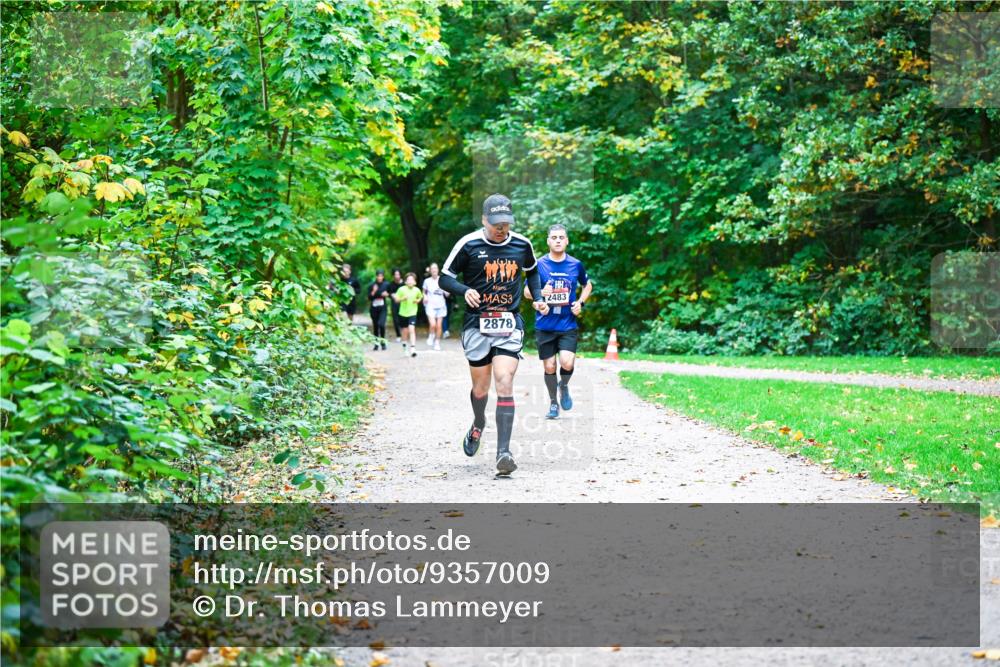 12.10.2025 - Bramfelder Halbmarathon 2025 Dr. Thomas Lammeyer http://msf.ph/oto/9357009 12.10.2025 10:59:29 Laufen 3, 2483, 2878 meine-sportfotos.de