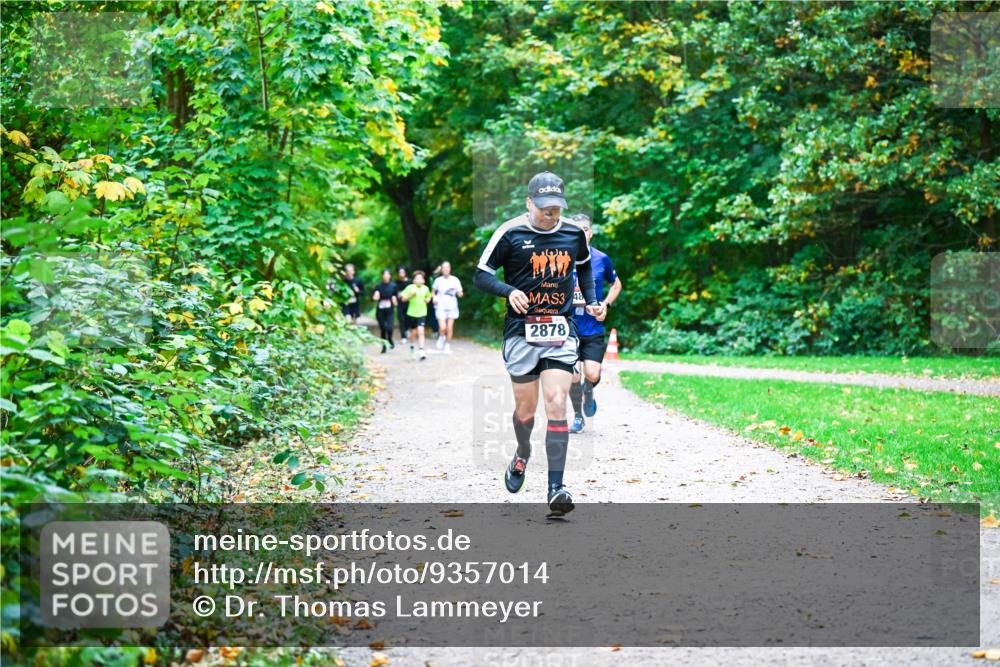 12.10.2025 - Bramfelder Halbmarathon 2025 Dr. Thomas Lammeyer http://msf.ph/oto/9357014 12.10.2025 10:59:29 Laufen 3, 48, 2878 meine-sportfotos.de