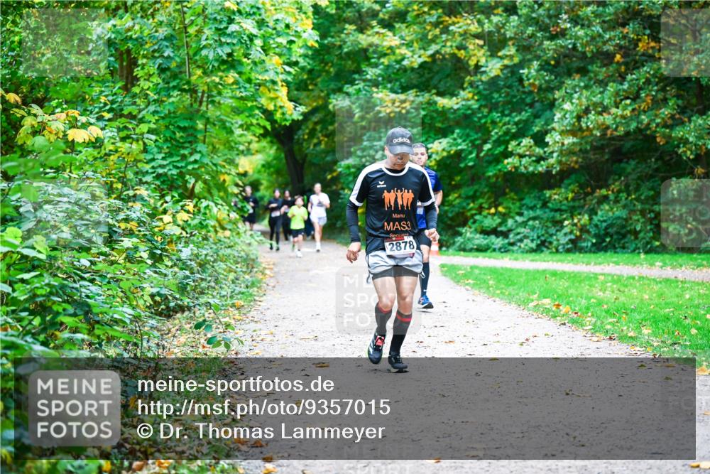 12.10.2025 - Bramfelder Halbmarathon 2025 Dr. Thomas Lammeyer http://msf.ph/oto/9357015 12.10.2025 10:59:29 Laufen 3, 2878 meine-sportfotos.de