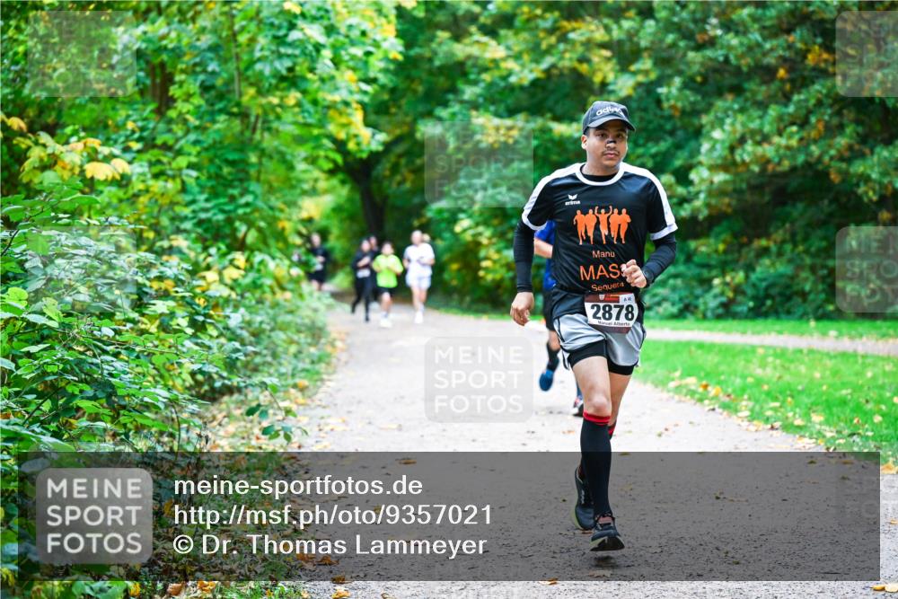 12.10.2025 - Bramfelder Halbmarathon 2025 Dr. Thomas Lammeyer http://msf.ph/oto/9357021 12.10.2025 10:59:30 Laufen 46, 2878 meine-sportfotos.de