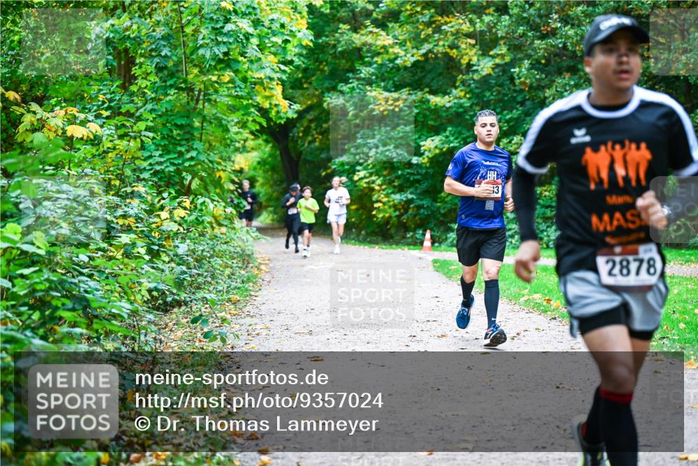 12.10.2025 - Bramfelder Halbmarathon 2025 Dr. Thomas Lammeyer http://msf.ph/oto/9357024 12.10.2025 10:59:31 Laufen 3, 2878 meine-sportfotos.de