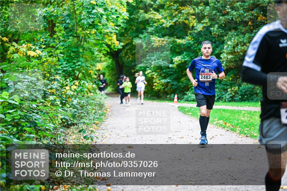 12.10.2025 - Bramfelder Halbmarathon 2025 Dr. Thomas Lammeyer http://msf.ph/oto/9357026 12.10.2025 10:59:31 Laufen 2483 meine-sportfotos.de