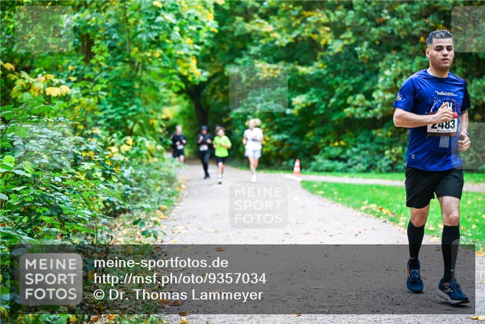 12.10.2025 - Bramfelder Halbmarathon 2025 Dr. Thomas Lammeyer http://msf.ph/oto/9357034 12.10.2025 10:59:32 Laufen 2483 meine-sportfotos.de