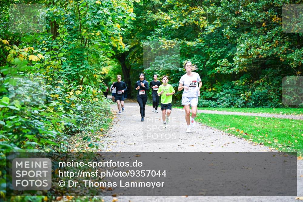12.10.2025 - Bramfelder Halbmarathon 2025 Dr. Thomas Lammeyer http://msf.ph/oto/9357044 12.10.2025 10:59:36 Laufen 2817, 2227, 365, 2842 meine-sportfotos.de
