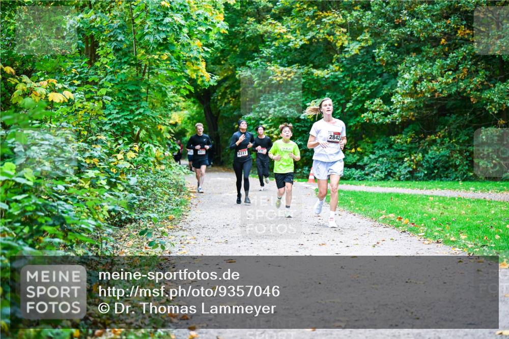 12.10.2025 - Bramfelder Halbmarathon 2025 Dr. Thomas Lammeyer http://msf.ph/oto/9357046 12.10.2025 10:59:36 Laufen 2817, 2227, 2842 meine-sportfotos.de