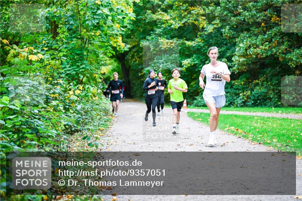 12.10.2025 - Bramfelder Halbmarathon 2025 Dr. Thomas Lammeyer http://msf.ph/oto/9357051 12.10.2025 10:59:37 Laufen 2227, 2842 meine-sportfotos.de