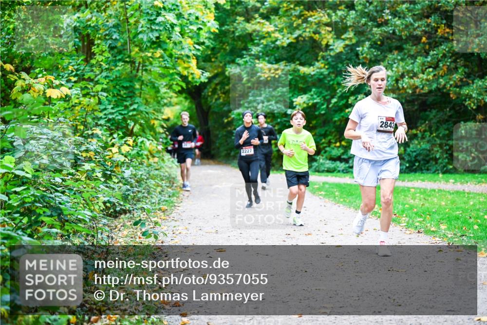 12.10.2025 - Bramfelder Halbmarathon 2025 Dr. Thomas Lammeyer http://msf.ph/oto/9357055 12.10.2025 10:59:37 Laufen 2227, 2842 meine-sportfotos.de