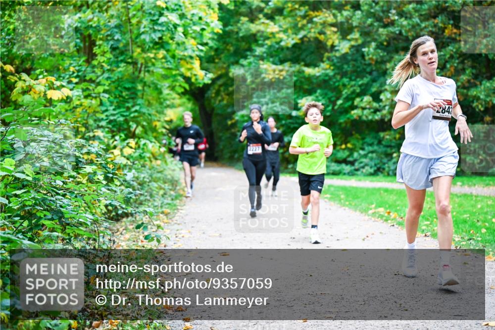 12.10.2025 - Bramfelder Halbmarathon 2025 Dr. Thomas Lammeyer http://msf.ph/oto/9357059 12.10.2025 10:59:38 Laufen 2227, 2841 meine-sportfotos.de