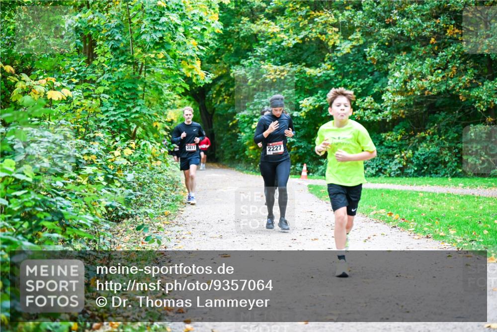 12.10.2025 - Bramfelder Halbmarathon 2025 Dr. Thomas Lammeyer http://msf.ph/oto/9357064 12.10.2025 10:59:39 Laufen 2817, 2227 meine-sportfotos.de