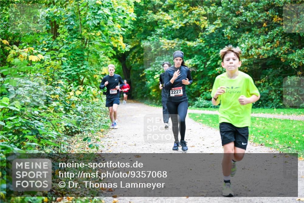 12.10.2025 - Bramfelder Halbmarathon 2025 Dr. Thomas Lammeyer http://msf.ph/oto/9357068 12.10.2025 10:59:40 Laufen 2817, 2227, 122 meine-sportfotos.de