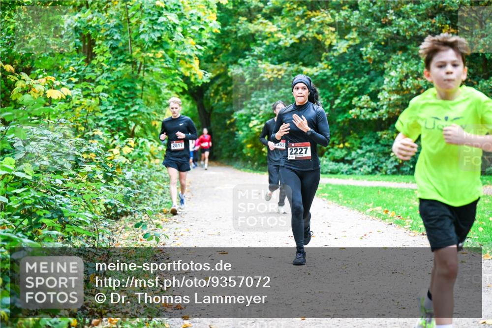 12.10.2025 - Bramfelder Halbmarathon 2025 Dr. Thomas Lammeyer http://msf.ph/oto/9357072 12.10.2025 10:59:40 Laufen 2817, 365, 2227, 8122 meine-sportfotos.de