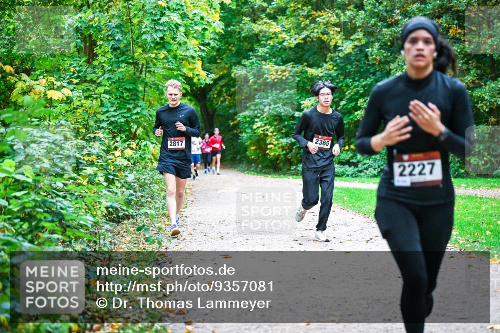 12.10.2025 - Bramfelder Halbmarathon 2025 Dr. Thomas Lammeyer http://msf.ph/oto/9357081 12.10.2025 10:59:42 Laufen 2817, 2365, 2227 meine-sportfotos.de