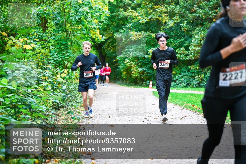 12.10.2025 - Bramfelder Halbmarathon 2025 Dr. Thomas Lammeyer http://msf.ph/oto/9357083 12.10.2025 10:59:42 Laufen 2817, 2365, 2227 meine-sportfotos.de