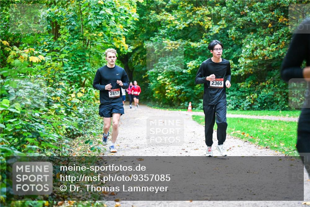 12.10.2025 - Bramfelder Halbmarathon 2025 Dr. Thomas Lammeyer http://msf.ph/oto/9357085 12.10.2025 10:59:42 Laufen 2365, 2817 meine-sportfotos.de