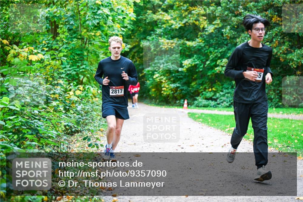 12.10.2025 - Bramfelder Halbmarathon 2025 Dr. Thomas Lammeyer http://msf.ph/oto/9357090 12.10.2025 10:59:43 Laufen 2817, 5 meine-sportfotos.de