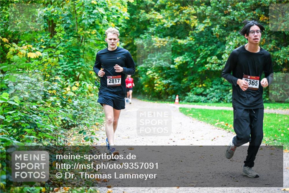 12.10.2025 - Bramfelder Halbmarathon 2025 Dr. Thomas Lammeyer http://msf.ph/oto/9357091 12.10.2025 10:59:43 Laufen 2817, 365 meine-sportfotos.de