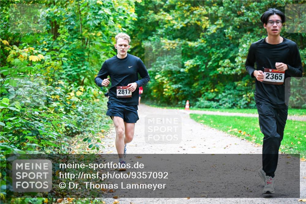 12.10.2025 - Bramfelder Halbmarathon 2025 Dr. Thomas Lammeyer http://msf.ph/oto/9357092 12.10.2025 10:59:43 Laufen 2817, 2365 meine-sportfotos.de