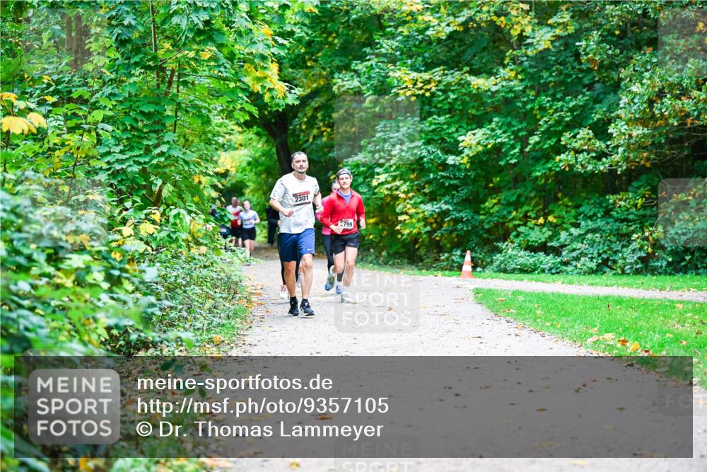 12.10.2025 - Bramfelder Halbmarathon 2025 Dr. Thomas Lammeyer http://msf.ph/oto/9357105 12.10.2025 10:59:47 Laufen 2301, 2799 meine-sportfotos.de