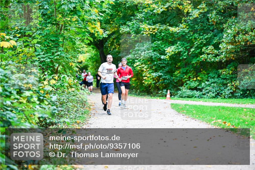 12.10.2025 - Bramfelder Halbmarathon 2025 Dr. Thomas Lammeyer http://msf.ph/oto/9357106 12.10.2025 10:59:47 Laufen 2301, 2799 meine-sportfotos.de