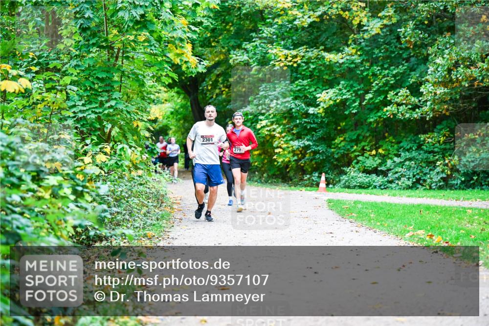 12.10.2025 - Bramfelder Halbmarathon 2025 Dr. Thomas Lammeyer http://msf.ph/oto/9357107 12.10.2025 10:59:47 Laufen 2301, 279 meine-sportfotos.de