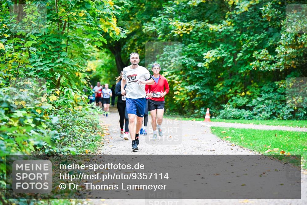 12.10.2025 - Bramfelder Halbmarathon 2025 Dr. Thomas Lammeyer http://msf.ph/oto/9357114 12.10.2025 10:59:48 Laufen 2301, 28, 2799 meine-sportfotos.de