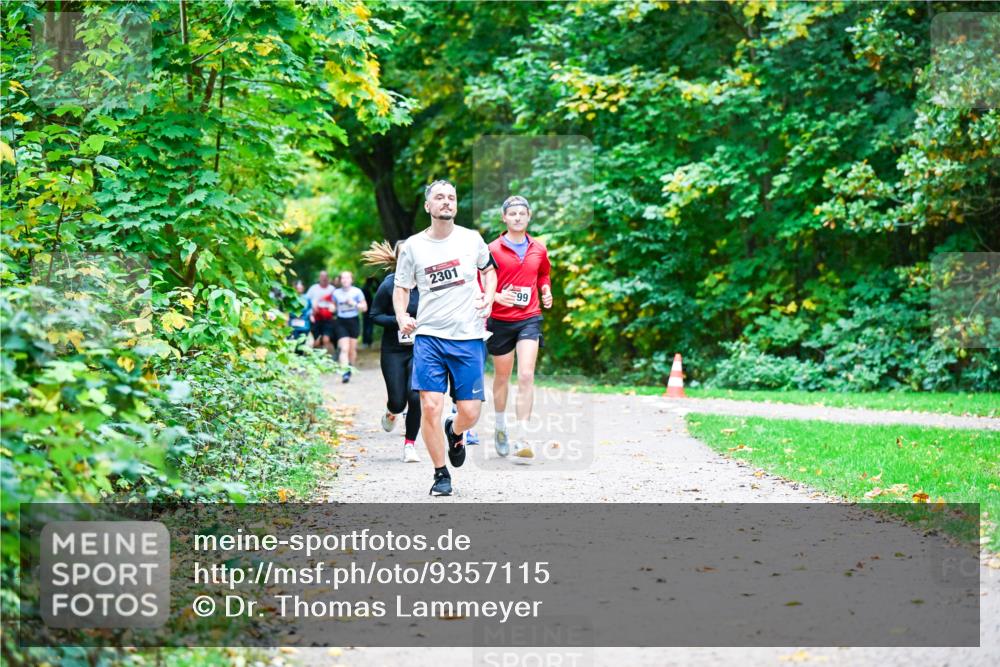 12.10.2025 - Bramfelder Halbmarathon 2025 Dr. Thomas Lammeyer http://msf.ph/oto/9357115 12.10.2025 10:59:48 Laufen 2301, 99 meine-sportfotos.de