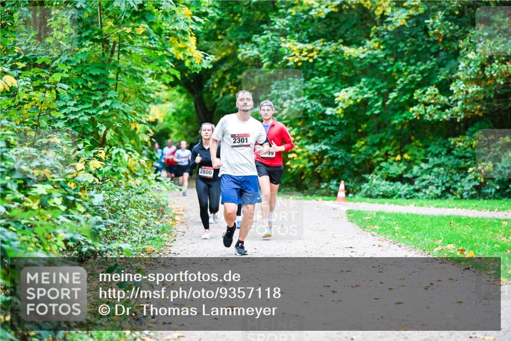 12.10.2025 - Bramfelder Halbmarathon 2025 Dr. Thomas Lammeyer http://msf.ph/oto/9357118 12.10.2025 10:59:49 Laufen 2800, 2301, 99 meine-sportfotos.de