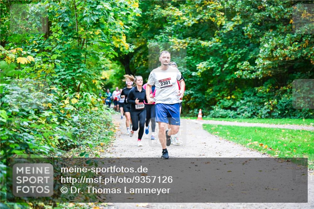 12.10.2025 - Bramfelder Halbmarathon 2025 Dr. Thomas Lammeyer http://msf.ph/oto/9357126 12.10.2025 10:59:50 Laufen 2800, 2301 meine-sportfotos.de