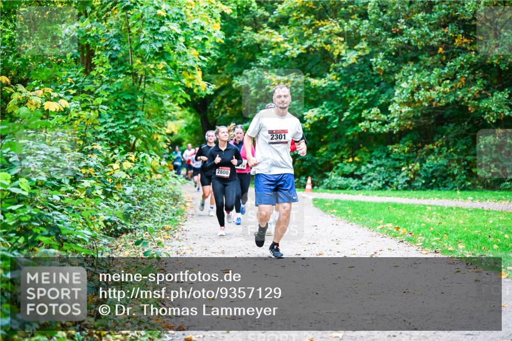12.10.2025 - Bramfelder Halbmarathon 2025 Dr. Thomas Lammeyer http://msf.ph/oto/9357129 12.10.2025 10:59:50 Laufen 2800, 2301 meine-sportfotos.de