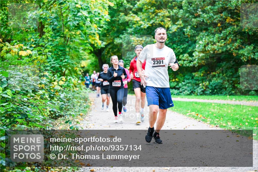 12.10.2025 - Bramfelder Halbmarathon 2025 Dr. Thomas Lammeyer http://msf.ph/oto/9357134 12.10.2025 10:59:51 Laufen 2800, 27, 2301 meine-sportfotos.de