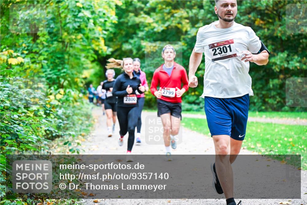 12.10.2025 - Bramfelder Halbmarathon 2025 Dr. Thomas Lammeyer http://msf.ph/oto/9357140 12.10.2025 10:59:52 Laufen 2800, 2799, 2301 meine-sportfotos.de
