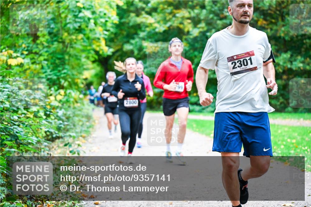 12.10.2025 - Bramfelder Halbmarathon 2025 Dr. Thomas Lammeyer http://msf.ph/oto/9357141 12.10.2025 10:59:52 Laufen 2800, 99, 34, 2301 meine-sportfotos.de