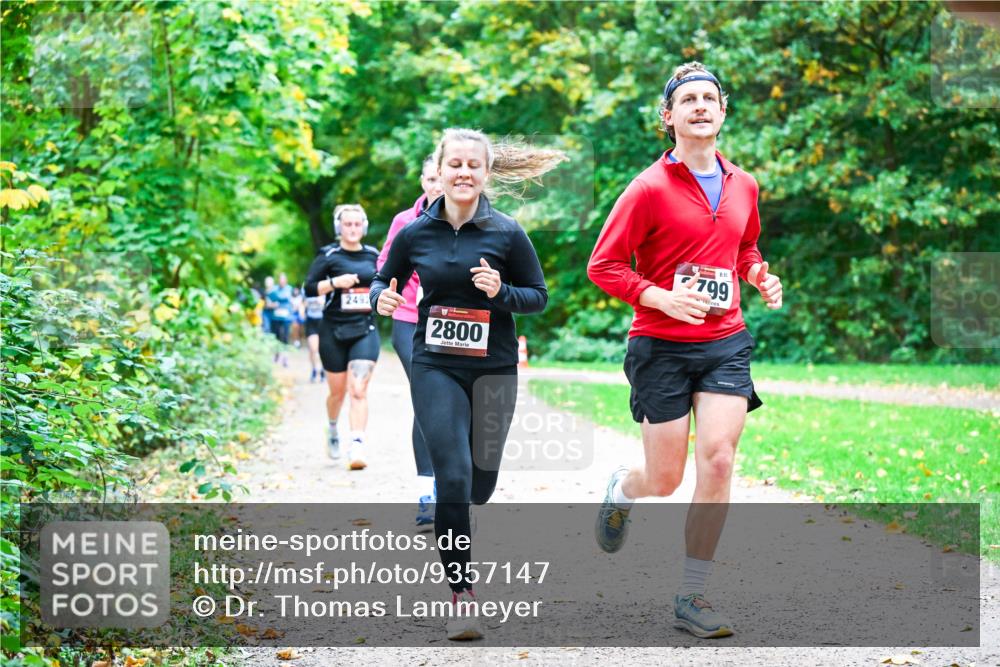 12.10.2025 - Bramfelder Halbmarathon 2025 Dr. Thomas Lammeyer http://msf.ph/oto/9357147 12.10.2025 10:59:53 Laufen 2491, 2800, 799 meine-sportfotos.de