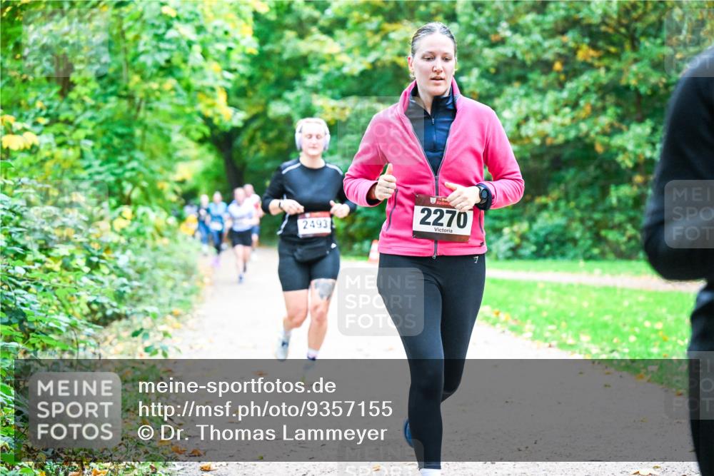 12.10.2025 - Bramfelder Halbmarathon 2025 Dr. Thomas Lammeyer http://msf.ph/oto/9357155 12.10.2025 10:59:55 Laufen 2493, 2270, 7 meine-sportfotos.de