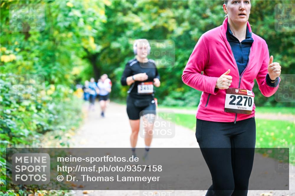 12.10.2025 - Bramfelder Halbmarathon 2025 Dr. Thomas Lammeyer http://msf.ph/oto/9357158 12.10.2025 10:59:55 Laufen 34, 2270 meine-sportfotos.de