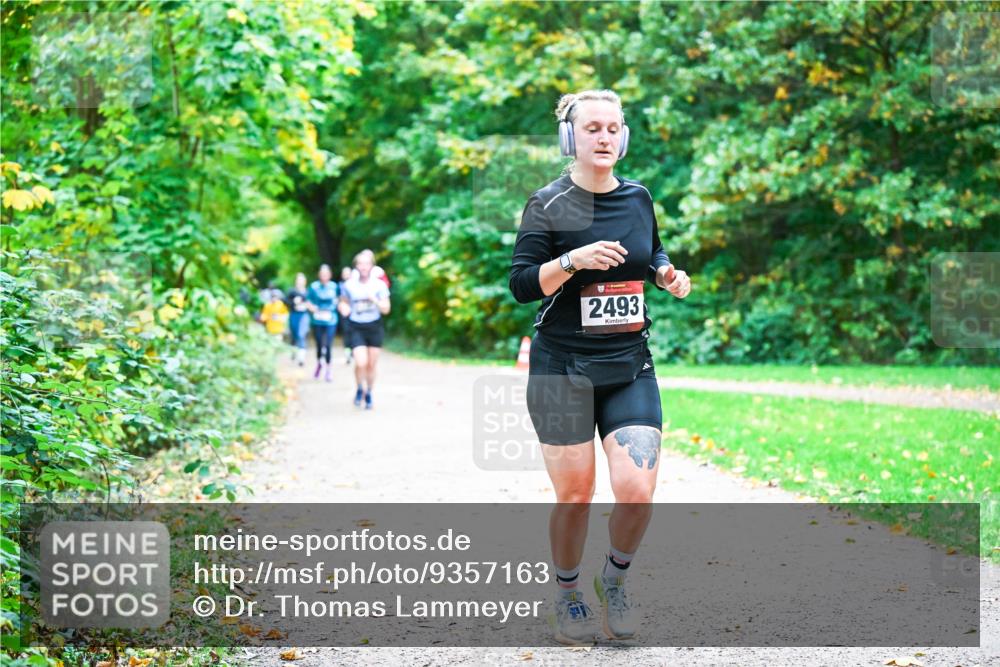 12.10.2025 - Bramfelder Halbmarathon 2025 Dr. Thomas Lammeyer http://msf.ph/oto/9357163 12.10.2025 10:59:56 Laufen 2493 meine-sportfotos.de