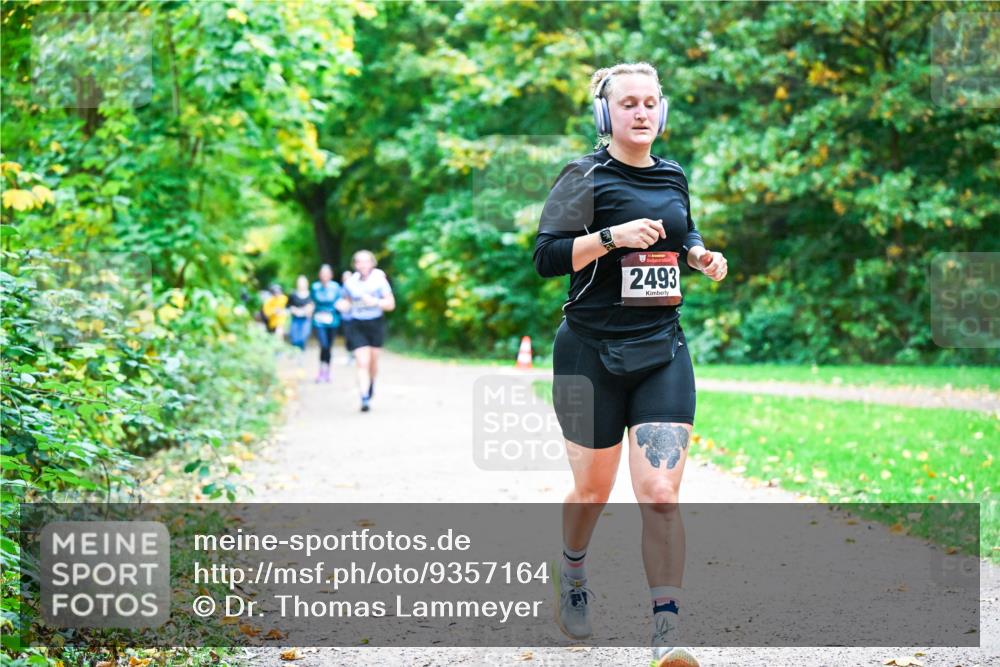 12.10.2025 - Bramfelder Halbmarathon 2025 Dr. Thomas Lammeyer http://msf.ph/oto/9357164 12.10.2025 10:59:56 Laufen 2493 meine-sportfotos.de