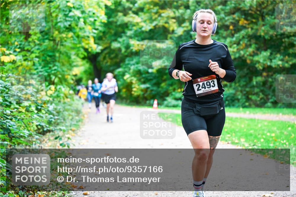 12.10.2025 - Bramfelder Halbmarathon 2025 Dr. Thomas Lammeyer http://msf.ph/oto/9357166 12.10.2025 10:59:56 Laufen 34, 2493 meine-sportfotos.de