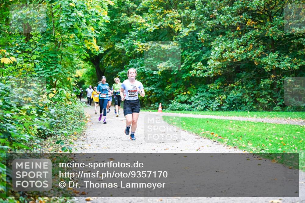 12.10.2025 - Bramfelder Halbmarathon 2025 Dr. Thomas Lammeyer http://msf.ph/oto/9357170 12.10.2025 10:59:59 Laufen 2217, 2235 meine-sportfotos.de