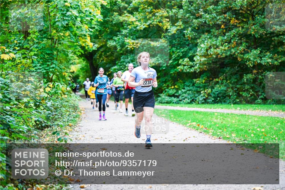 12.10.2025 - Bramfelder Halbmarathon 2025 Dr. Thomas Lammeyer http://msf.ph/oto/9357179 12.10.2025 11:00:00 Laufen 2217, 2235 meine-sportfotos.de