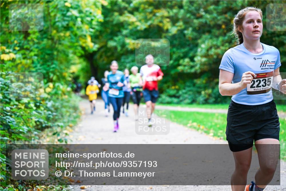 12.10.2025 - Bramfelder Halbmarathon 2025 Dr. Thomas Lammeyer http://msf.ph/oto/9357193 12.10.2025 11:00:02 Laufen 34, 2235 meine-sportfotos.de