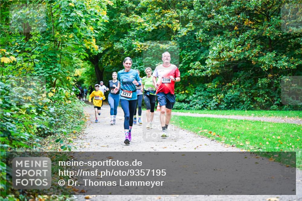 12.10.2025 - Bramfelder Halbmarathon 2025 Dr. Thomas Lammeyer http://msf.ph/oto/9357195 12.10.2025 11:00:02 Laufen 3000, 2217, 2553, 2772, 2208 meine-sportfotos.de