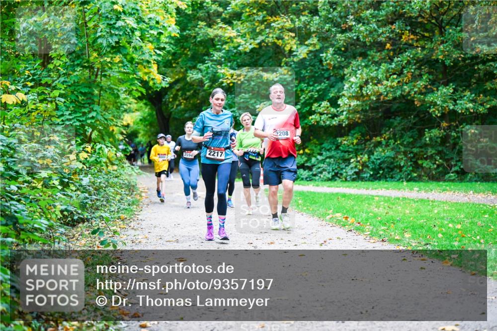 12.10.2025 - Bramfelder Halbmarathon 2025 Dr. Thomas Lammeyer http://msf.ph/oto/9357197 12.10.2025 11:00:03 Laufen 2594, 3000, 2217, 2208 meine-sportfotos.de