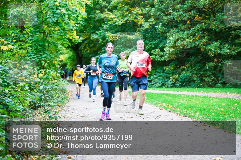 12.10.2025 - Bramfelder Halbmarathon 2025 Dr. Thomas Lammeyer http://msf.ph/oto/9357199 12.10.2025 11:00:03 Laufen 2594, 3000, 2217, 2208 meine-sportfotos.de