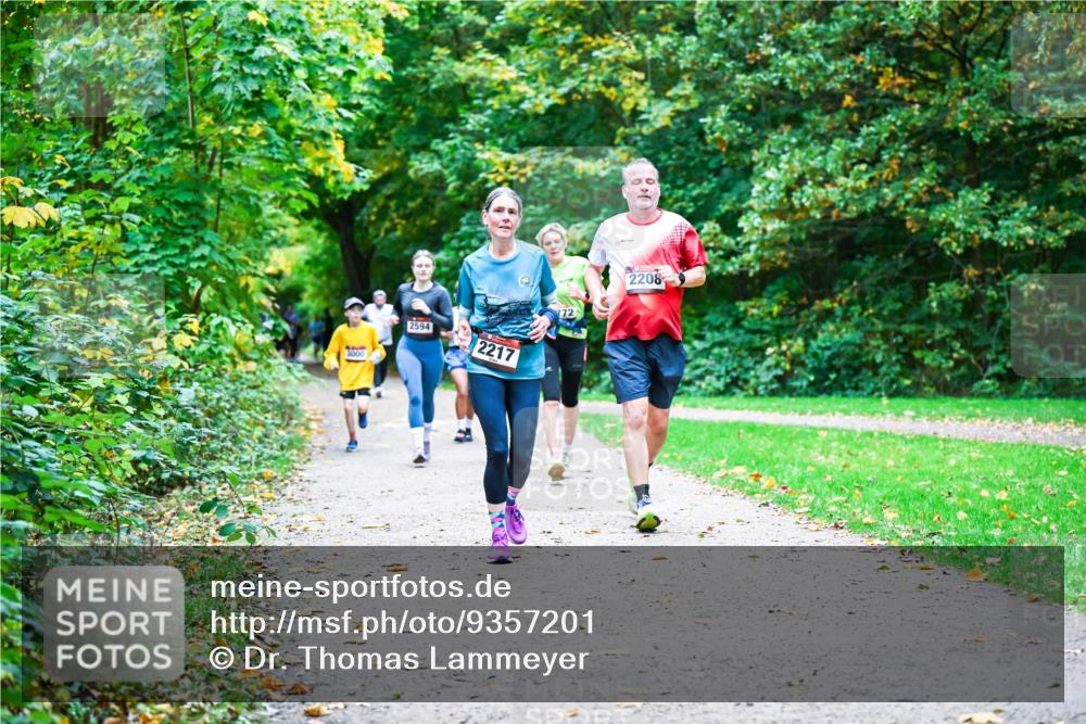12.10.2025 - Bramfelder Halbmarathon 2025 Dr. Thomas Lammeyer http://msf.ph/oto/9357201 12.10.2025 11:00:03 Laufen 3000, 2594, 2217, 172, 2200 meine-sportfotos.de
