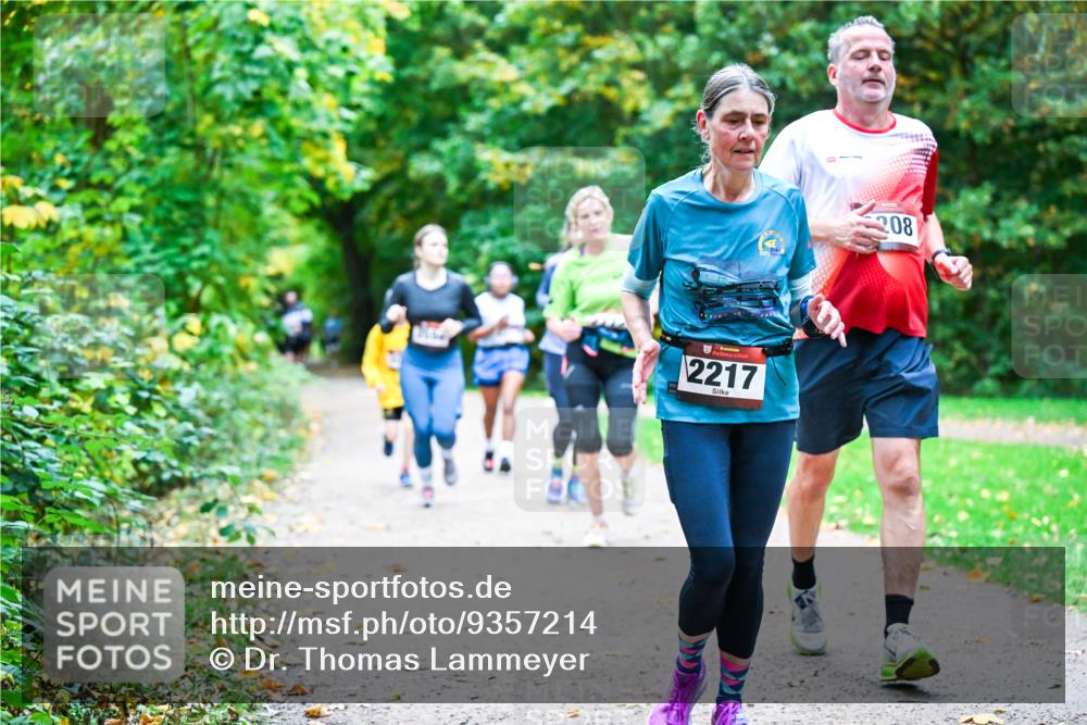 12.10.2025 - Bramfelder Halbmarathon 2025 Dr. Thomas Lammeyer http://msf.ph/oto/9357214 12.10.2025 11:00:05 Laufen 2217, 208 meine-sportfotos.de