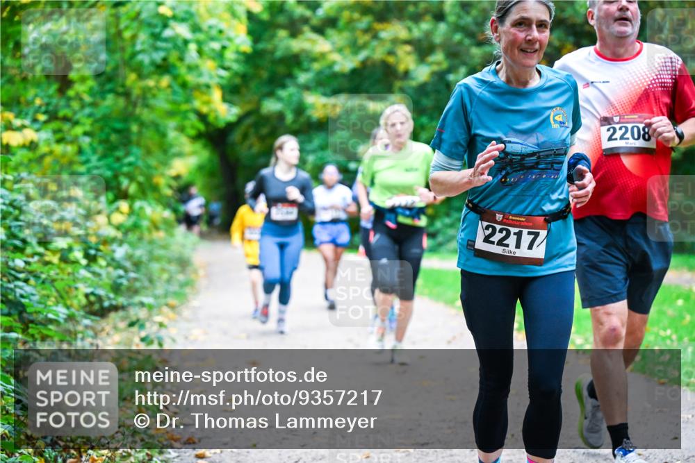 12.10.2025 - Bramfelder Halbmarathon 2025 Dr. Thomas Lammeyer http://msf.ph/oto/9357217 12.10.2025 11:00:05 Laufen 34, 2217, 2208 meine-sportfotos.de