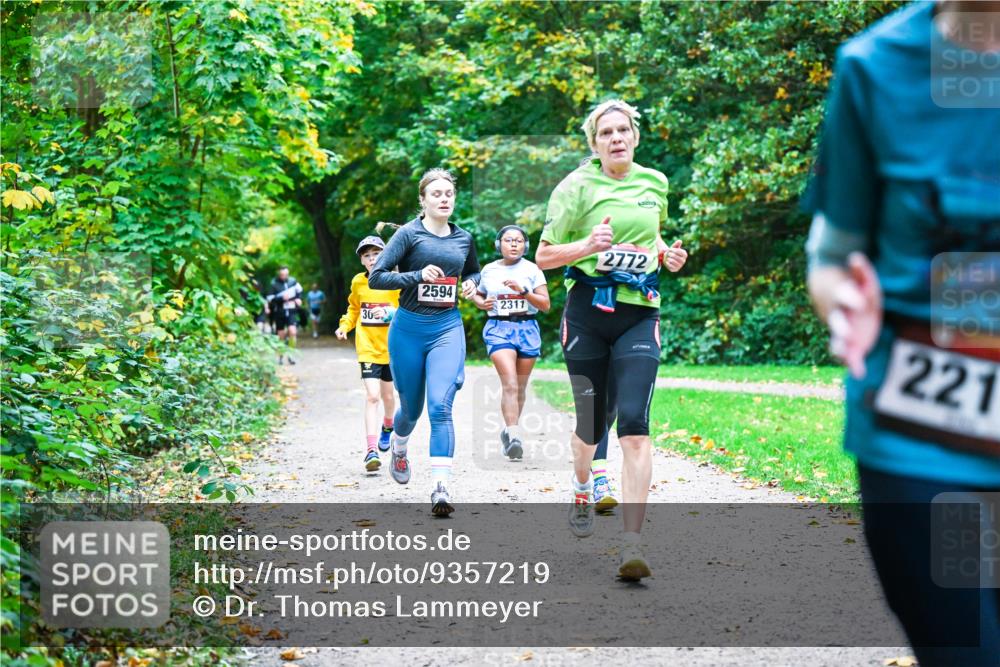 12.10.2025 - Bramfelder Halbmarathon 2025 Dr. Thomas Lammeyer http://msf.ph/oto/9357219 12.10.2025 11:00:06 Laufen 36, 2594, 2311, 2772, 221 meine-sportfotos.de